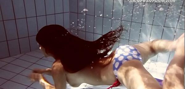  Iva Brizgina and hottie Paulinka swim naked underwater